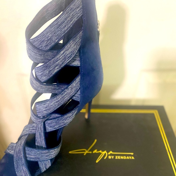 💙GOOD CONDITION!💙 Data by Zendaya | Size: 9 | Blue Denim | Height: 3.5 in. - Picture 4 of 15